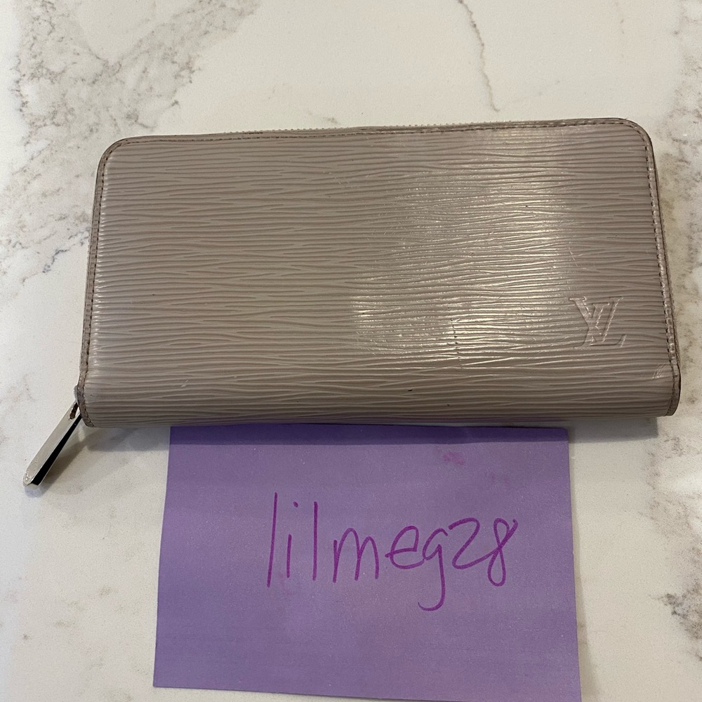 Louis Vuitton Epi Textured Leather Zippy Wallet